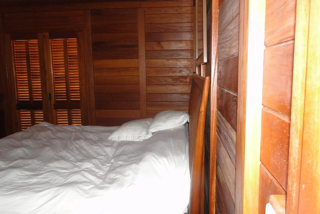 Quarto Duplo com Banheiro Externo